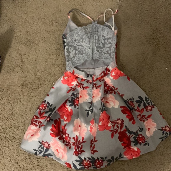 Floral dress - Picture 2 of 3